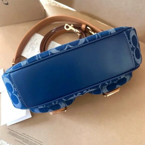 Coach Ashton bag in signature denim CY700 NWT - Picture 8 of 8
